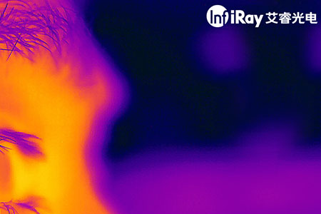 IRay Technology InfiRay® AT1280 최초의 130만 화소 온도 측정 열 감지 카메라로 대중의 건강을 보호합니다.