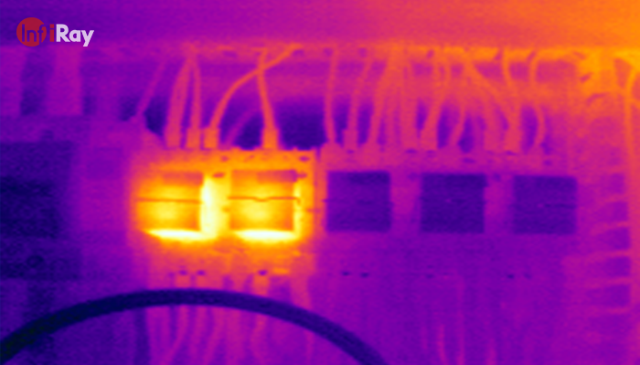 03the_circuit_where_overloaded_is_obviously_in_thermal_camera.png